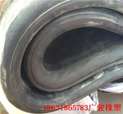 湘西盾構(gòu)簾布橡膠板 蔚然成風(fēng)的橡膠制品業(yè)新星